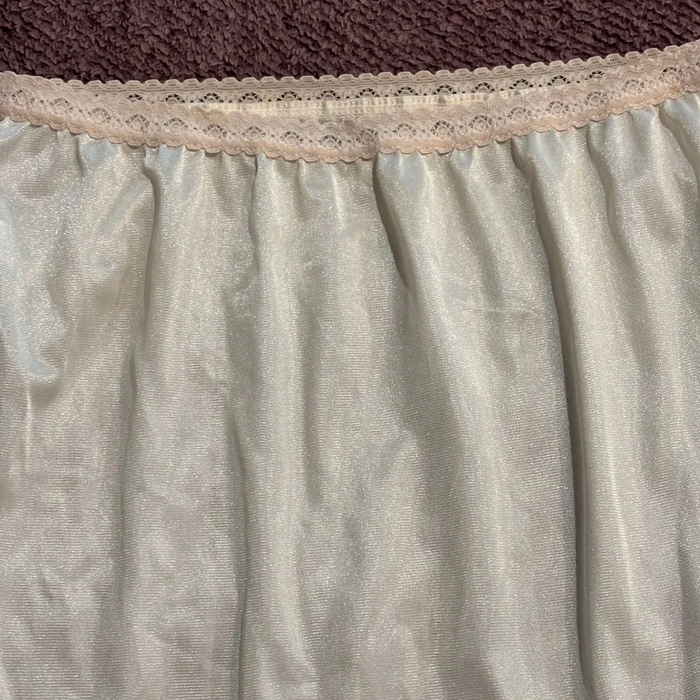 Vintage Cream Lace Trim Half‎ Slip Skirt ILGWU Made in USA Small Lingerie Cream